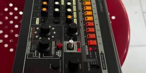 TR- 08 Boîte à rythmes de la marque Roland appartenant à la série Boutique
