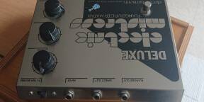 Vend pédale d'effet de marque Electro-Harmonix modèle Deluxe Electric Mistress