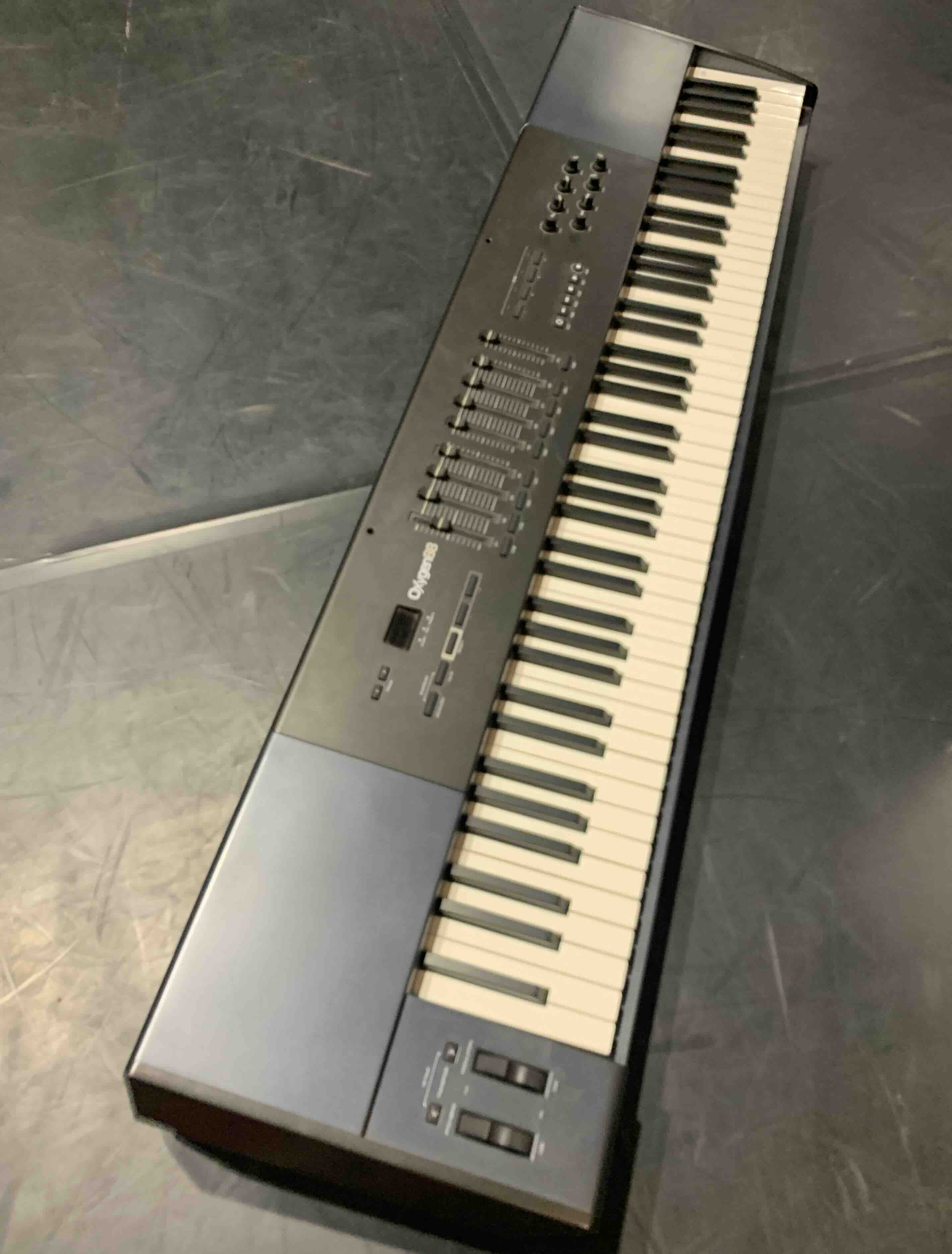 Vends clavier de controle M-Audio Oxygen 88