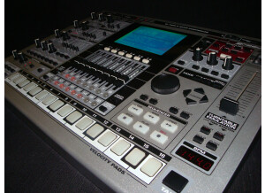 Roland MC-909 Sampling Groovebox (28620)