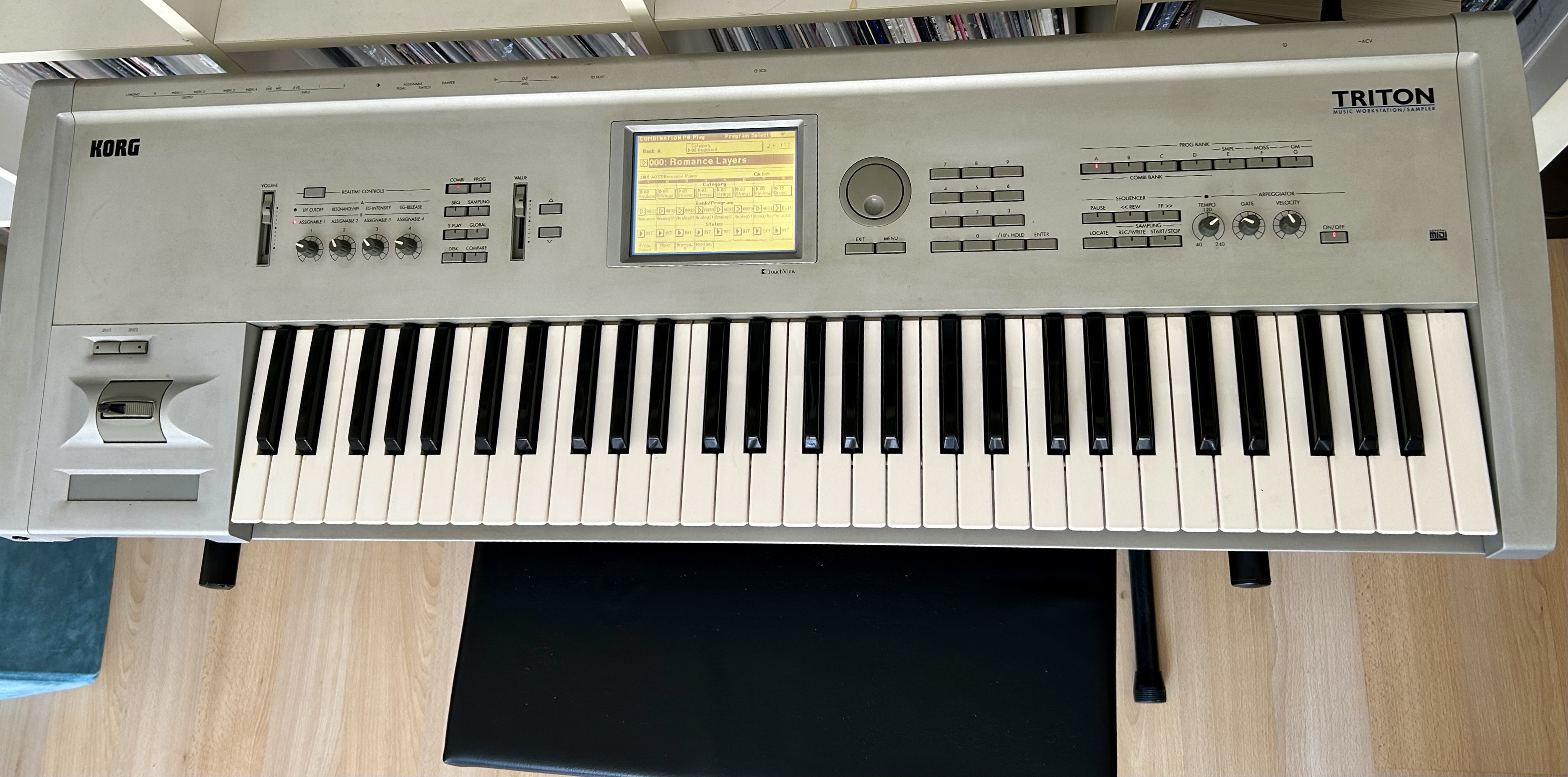 Korg Triton dessus