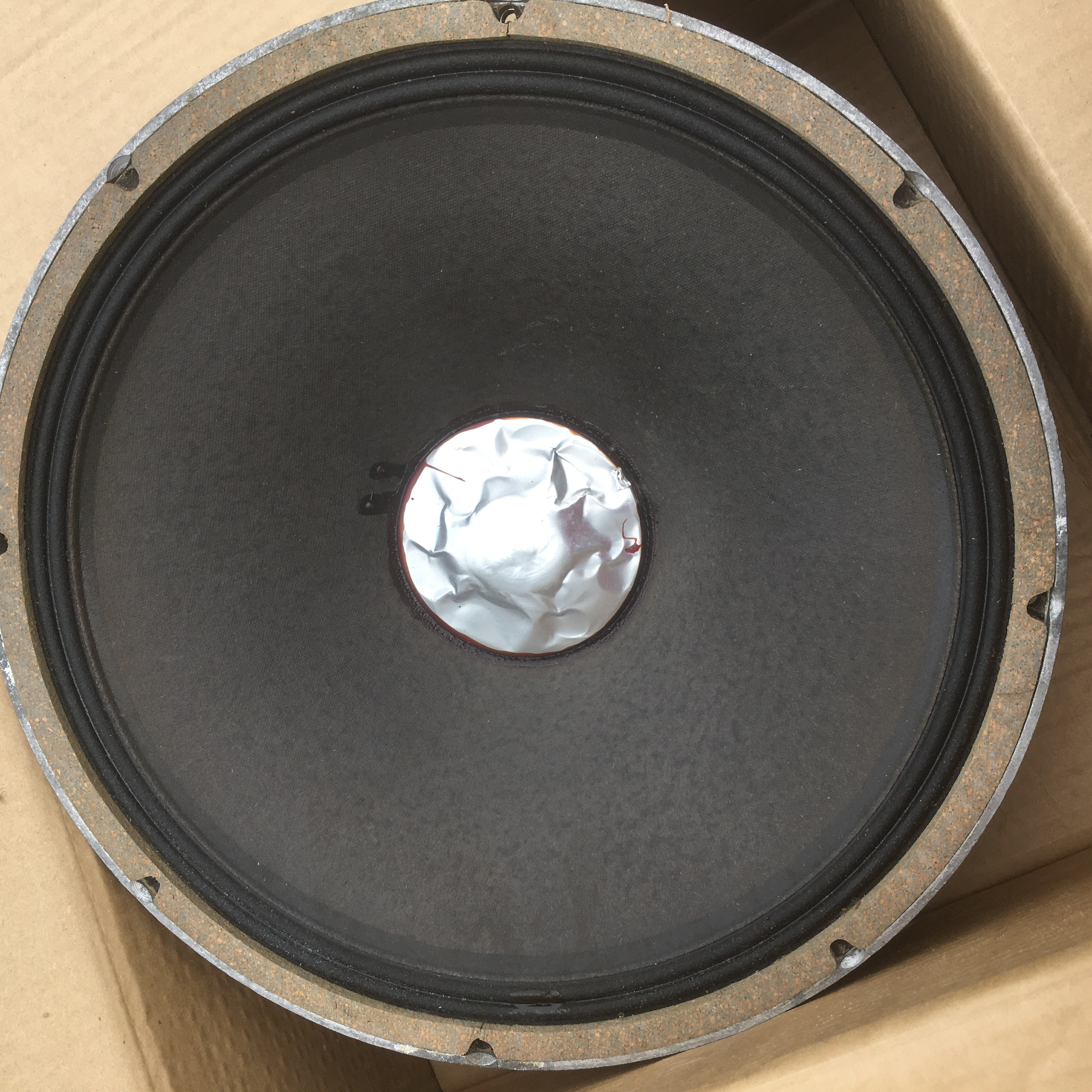 JBL K 130 face avant