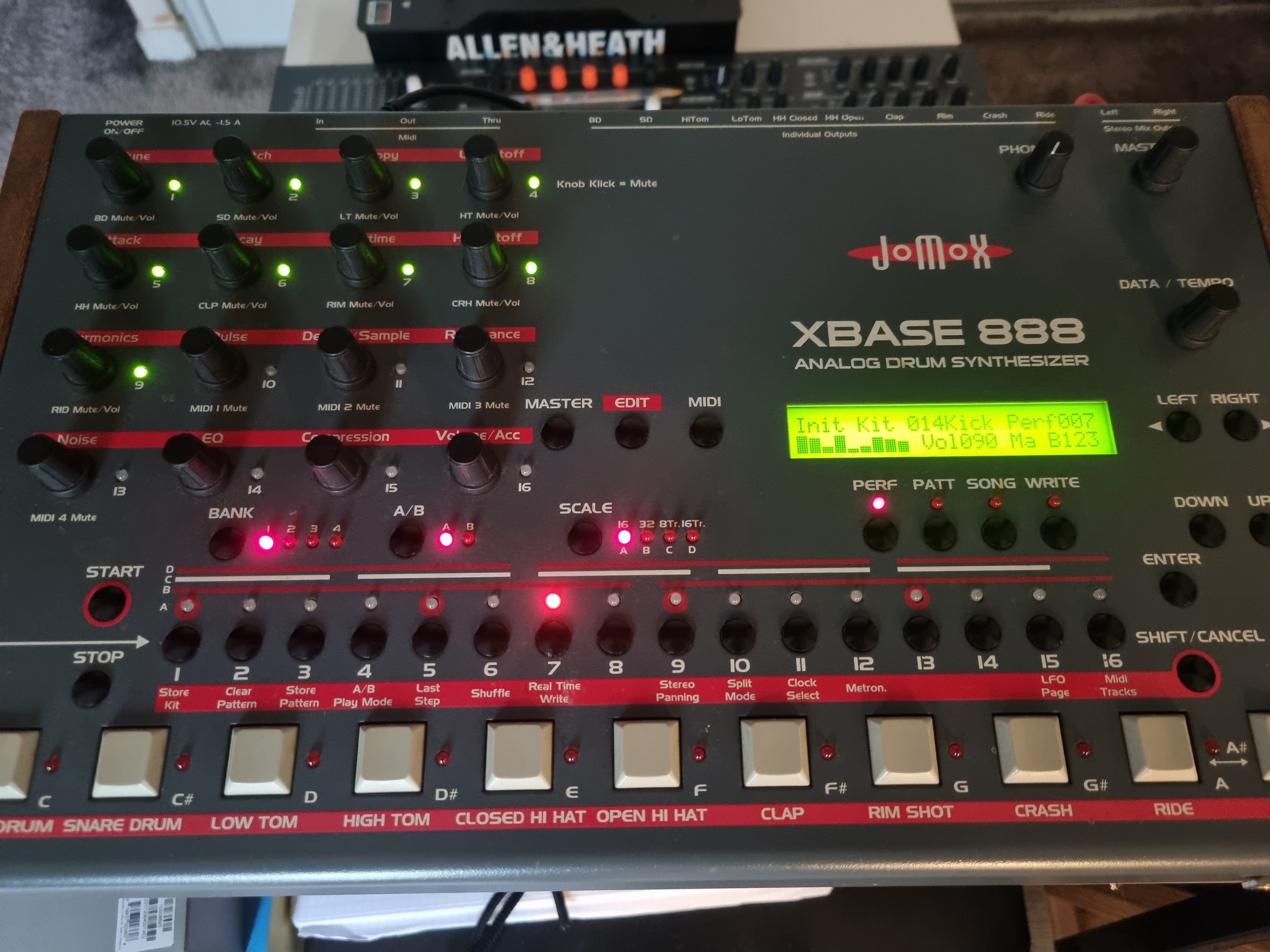 VENDS JOMOX 888 - Seconde Main Déjà Utilisée