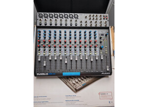 Alesis MultiMix 16 USB 2.0 (38050)