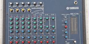 Vends Yamaha MG124c avec flight