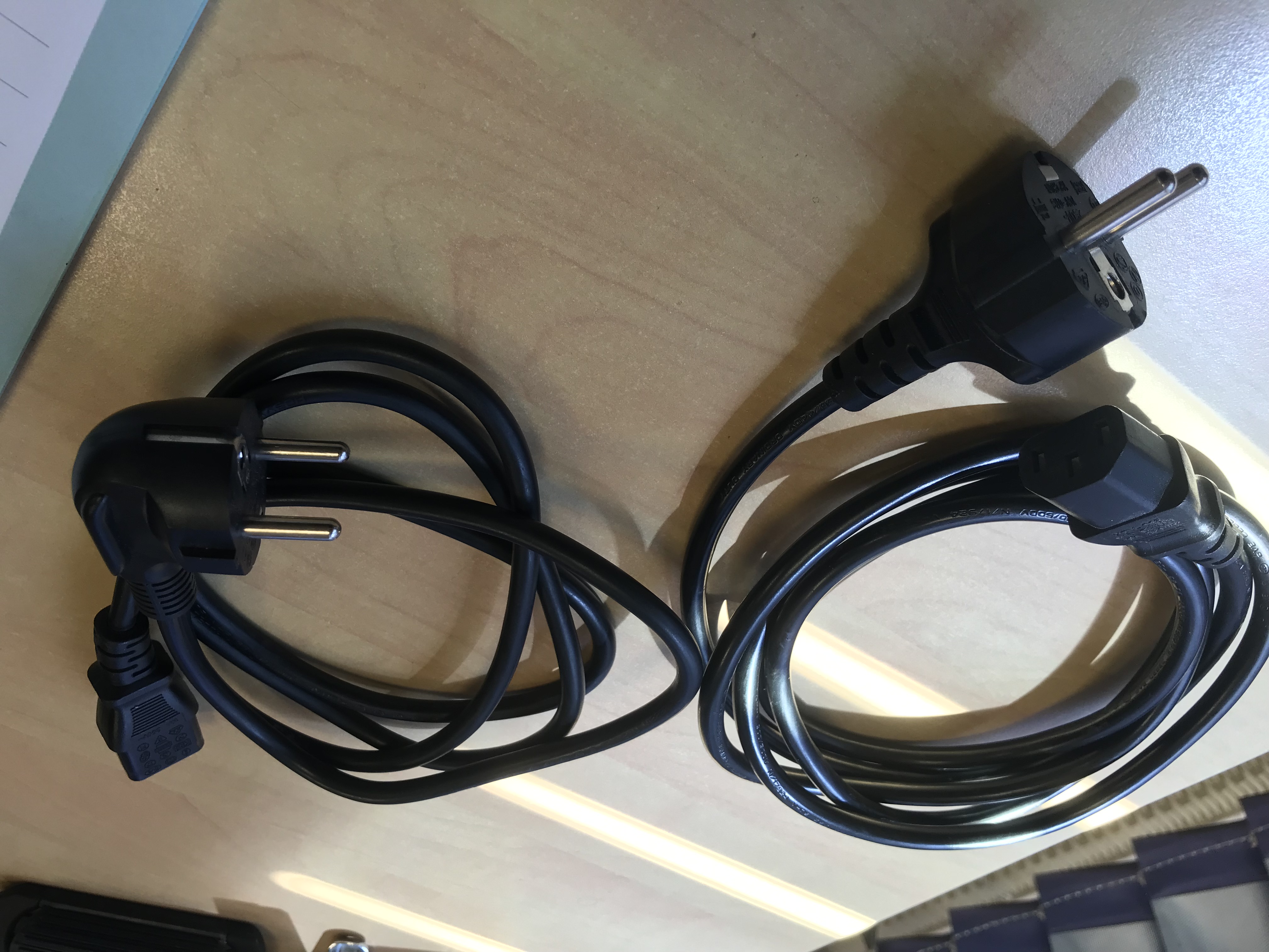 DEUX cables alimentation Schuko 1m80 & 1m50