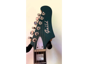 Guild Newark St. Collection Surfliner Deluxe (2565)