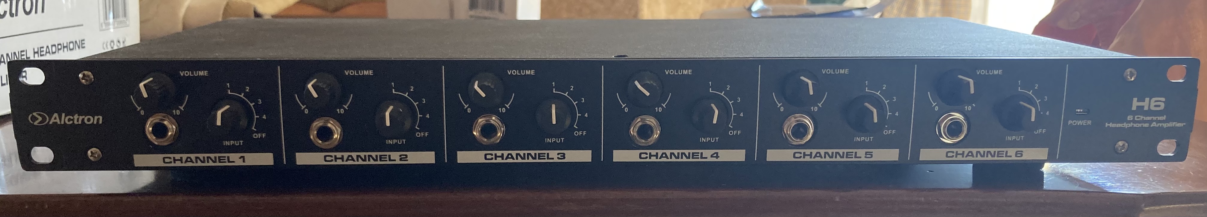 Préamplificateur 6 casques Alctron H6