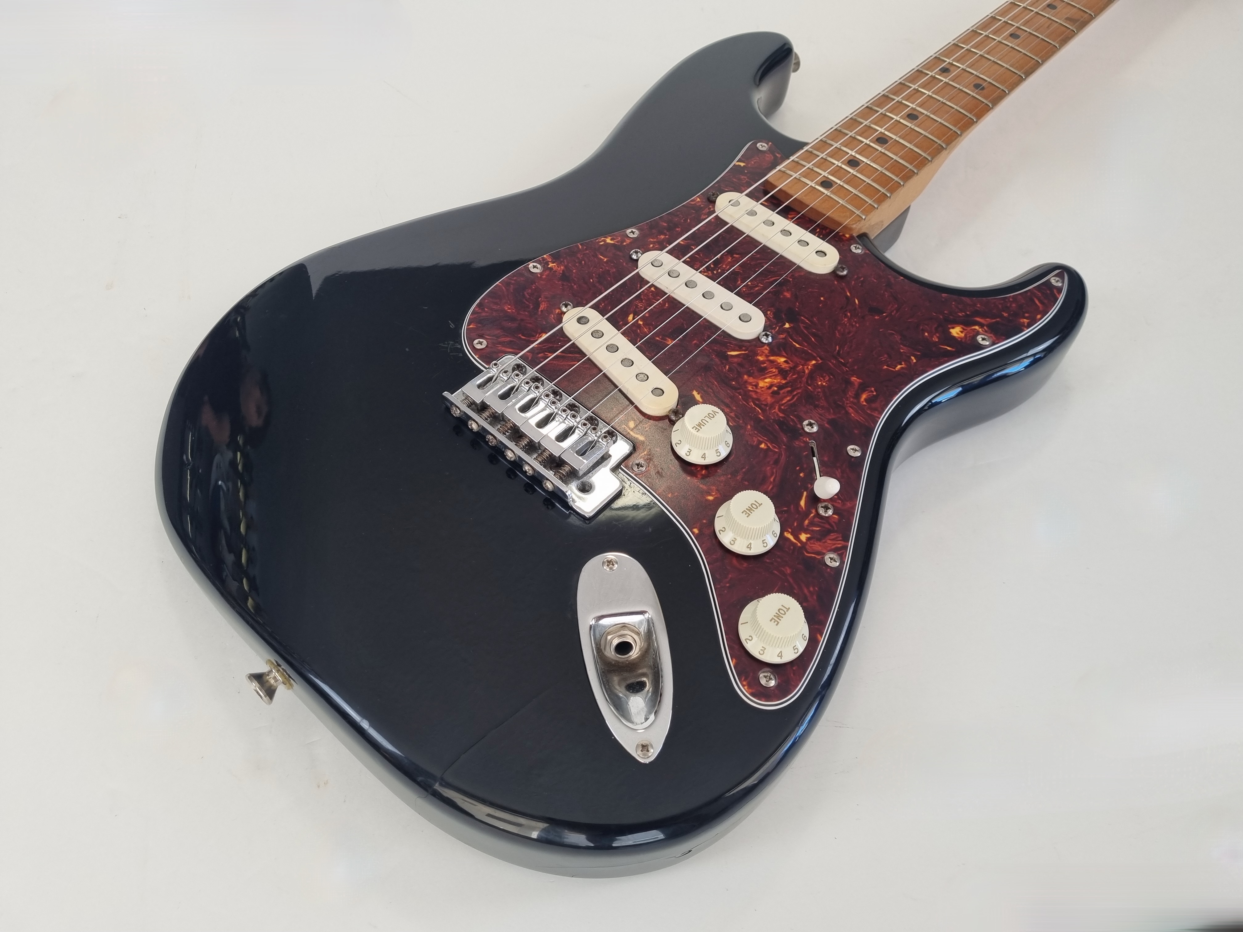 Fender Standard Stratocaster [1990-2005] (71842)