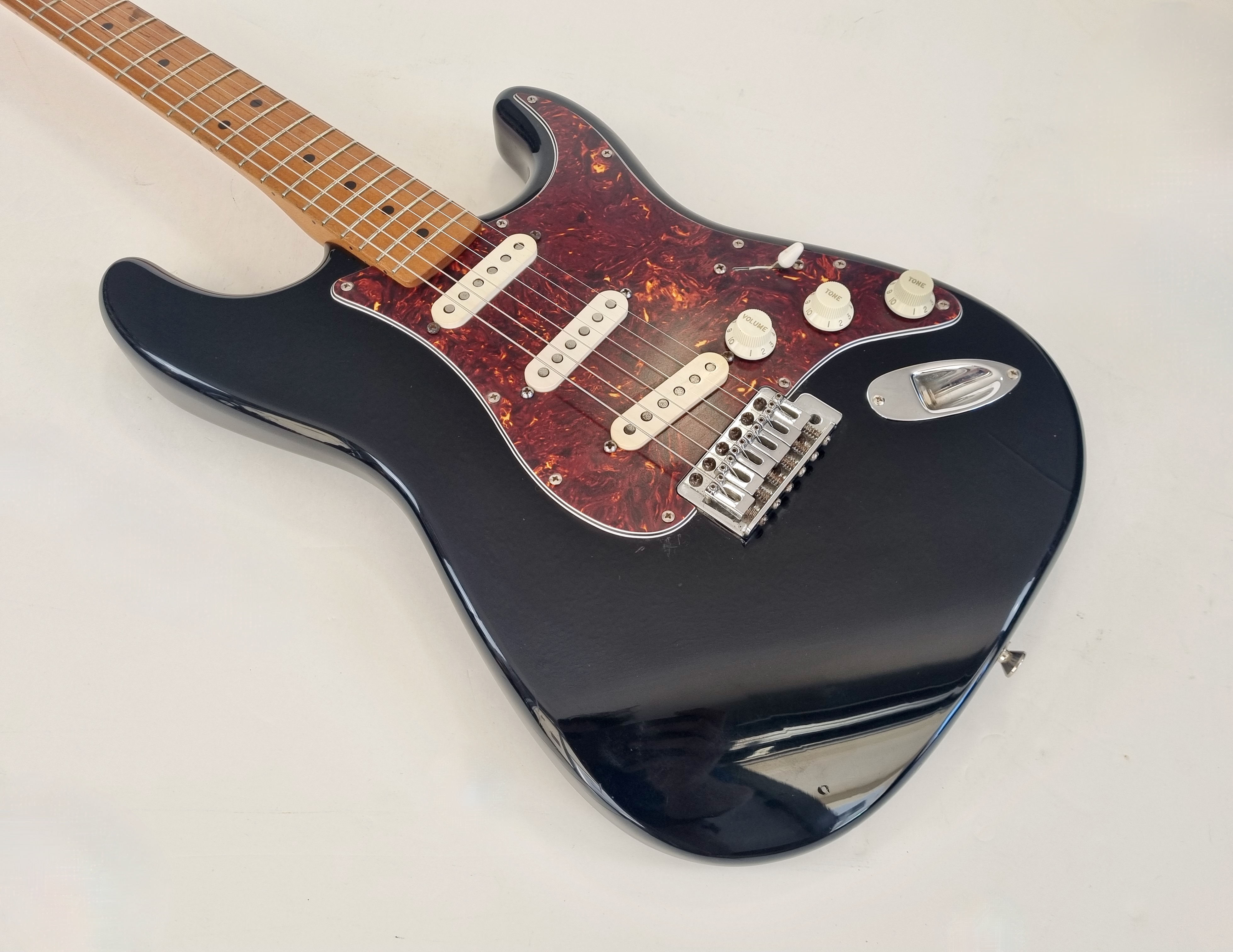 Fender Standard Stratocaster [1990-2005] (42500)