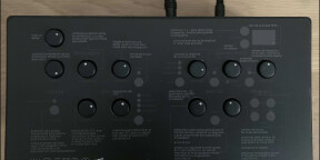 Vends Outer Space Sounds Mostro FM Synthesizer