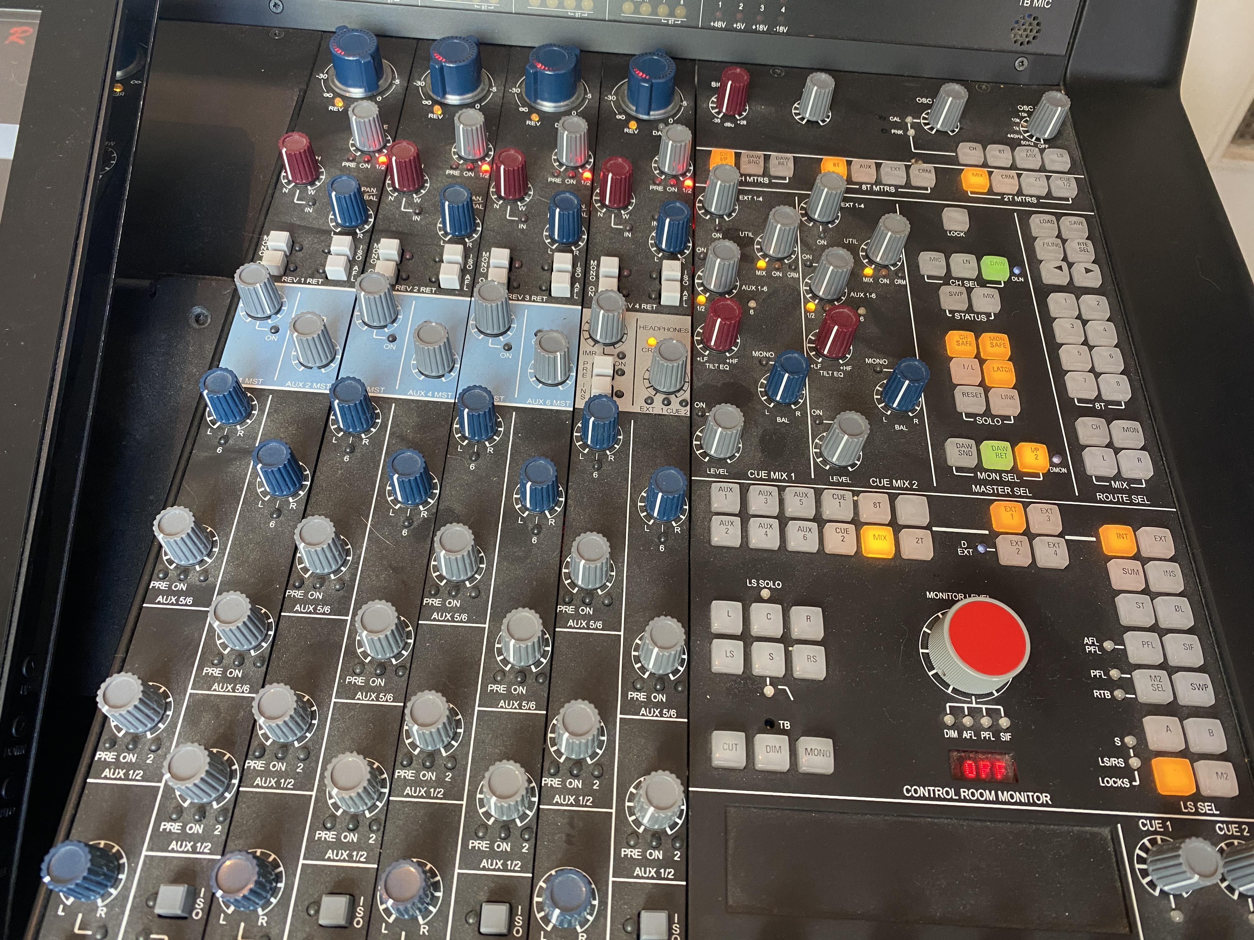 AMS-Neve Genesys (5034)
