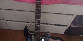 Fender Stratocaster modele Tom Morello+flightcase