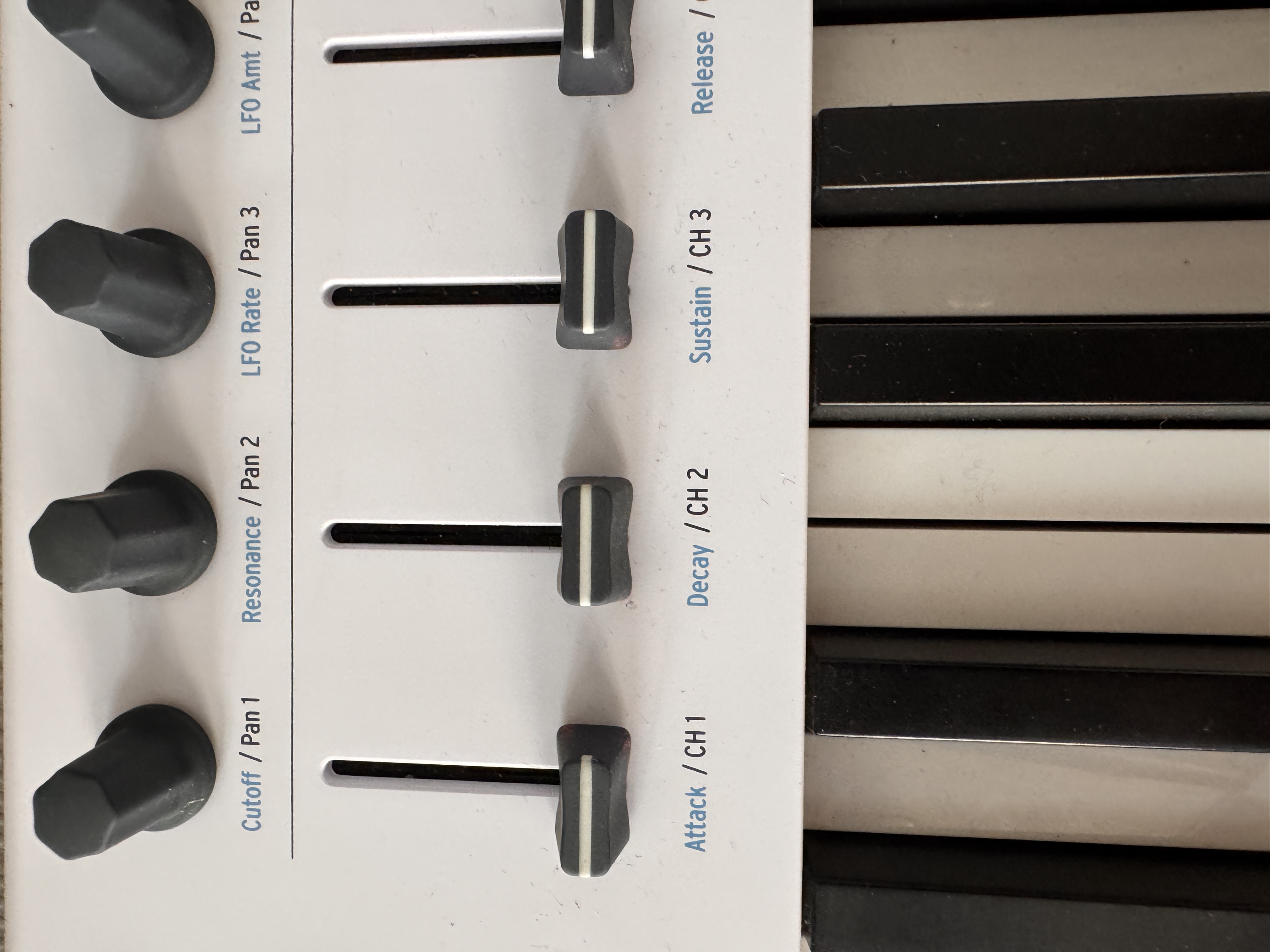 Vends Arturia Keylab 88 Essential MK2