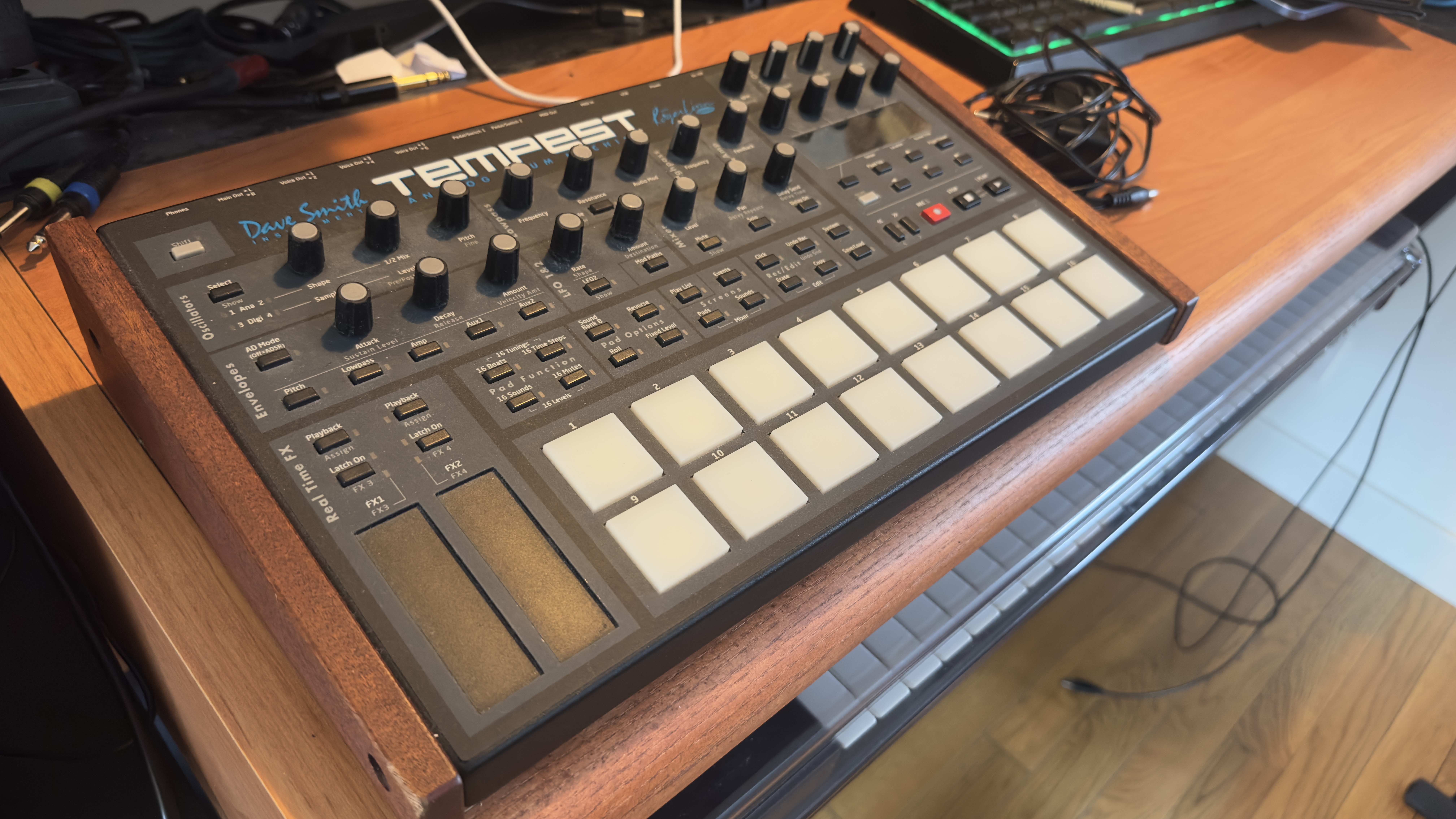 Vend Dave Smith Instruments Tempest