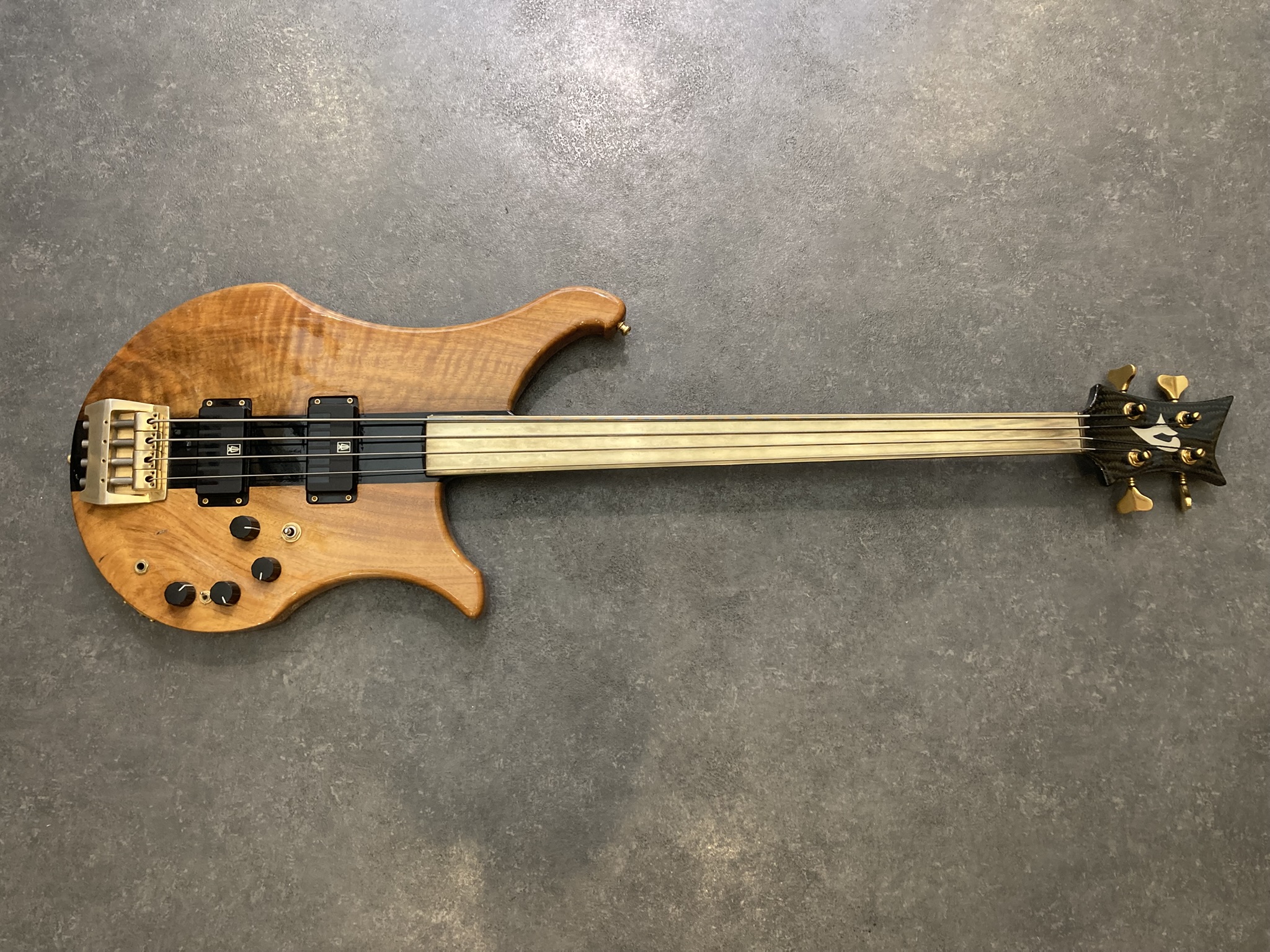  VIGIER - Arpege Fretless Carbon 1987 + Étui