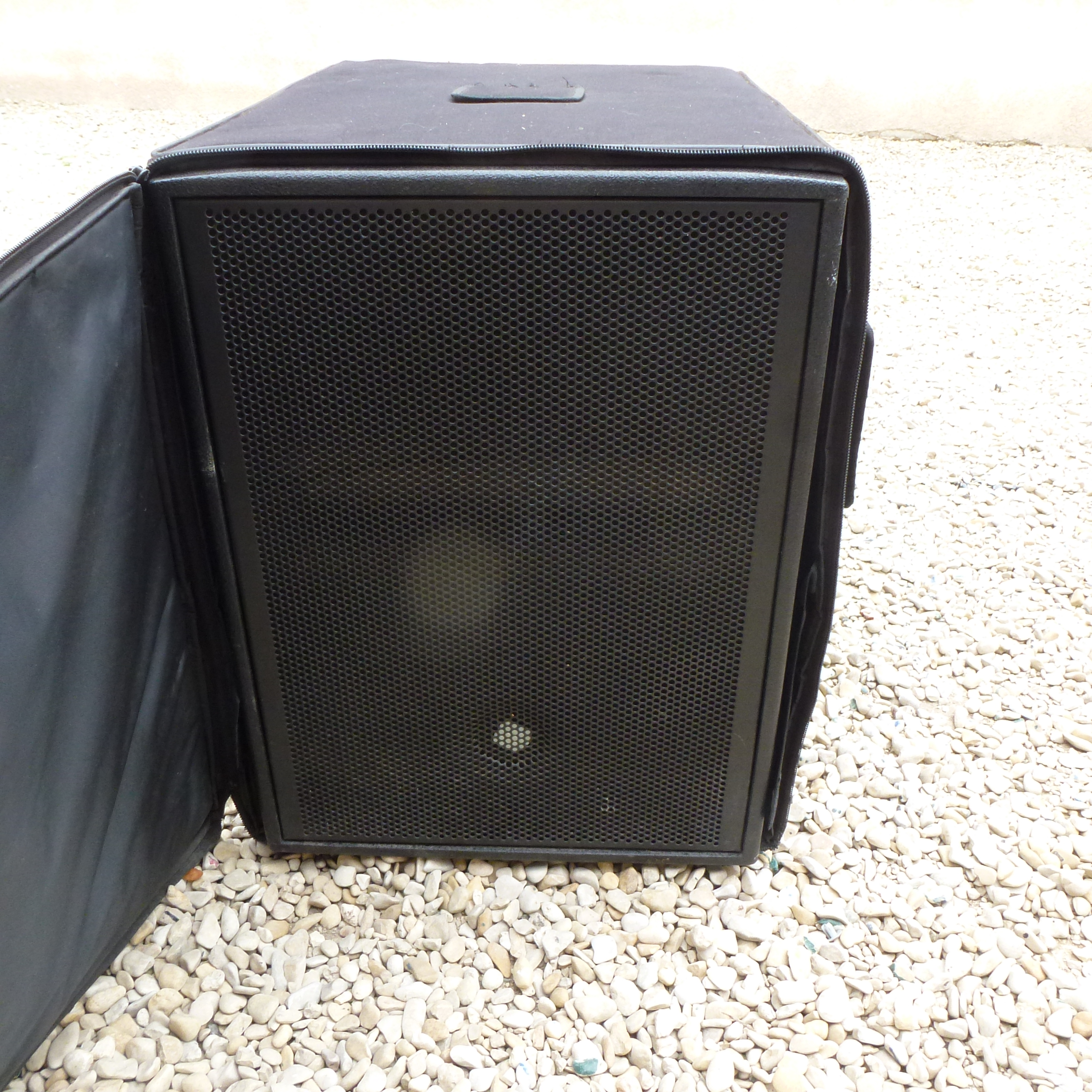 caisson basse RCF 905 AS