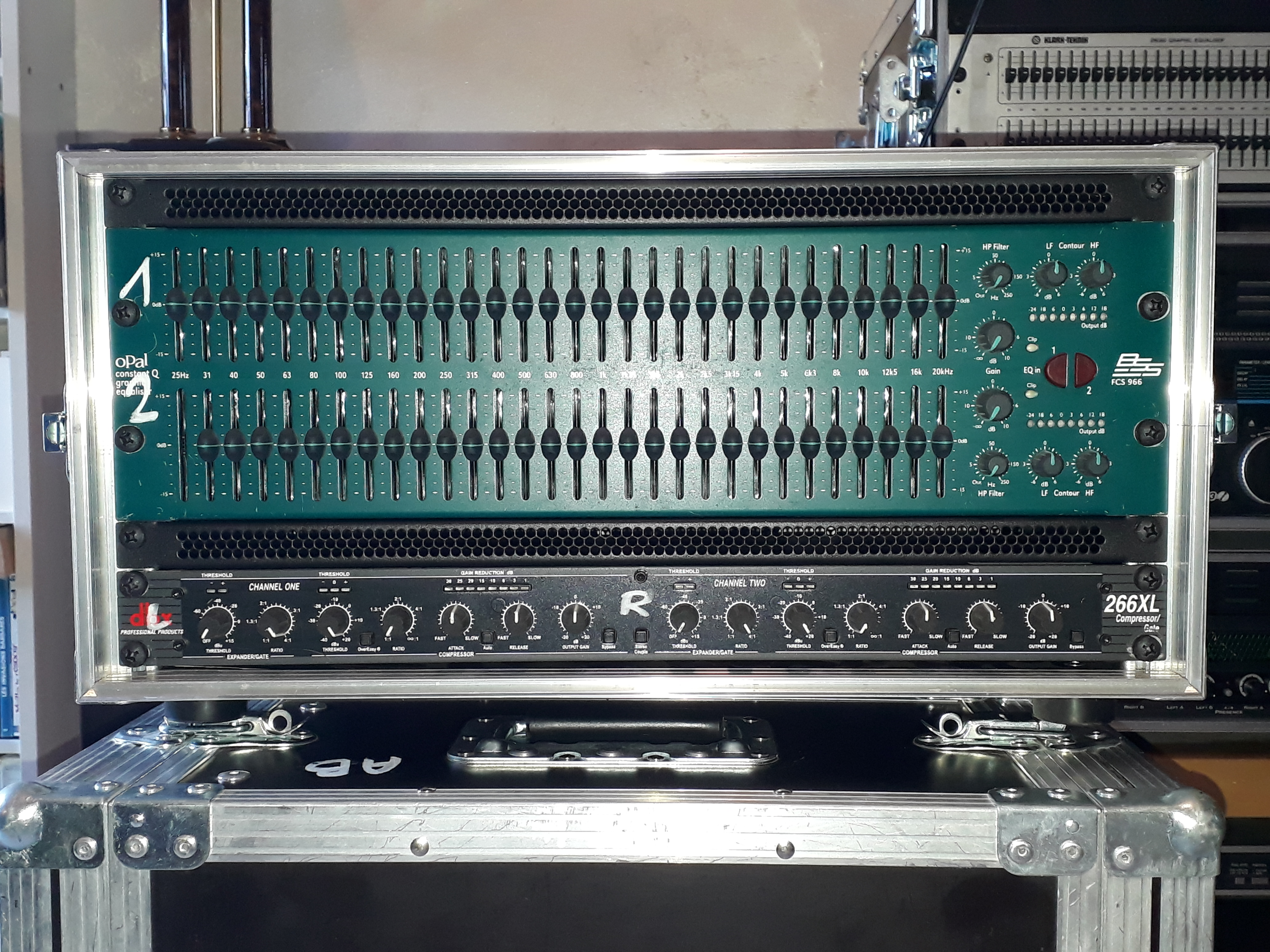 EQUALISEUR FCS966 OPAL BSS AUDIO + COMPRESSEUR/GATE DBX 266XL en flight (1/2)
