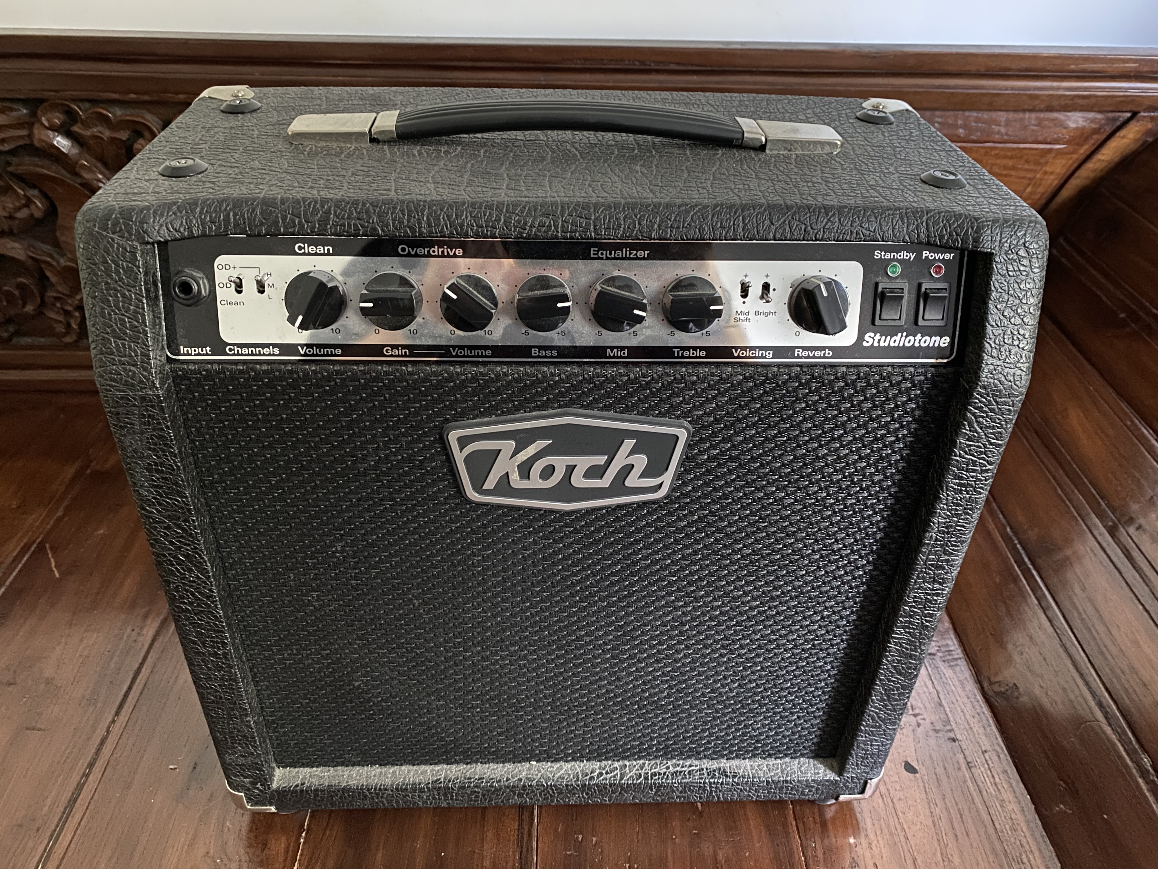 Koch Studiotone combo révisé