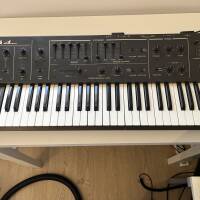 Korg Delta avec flycase d'origine