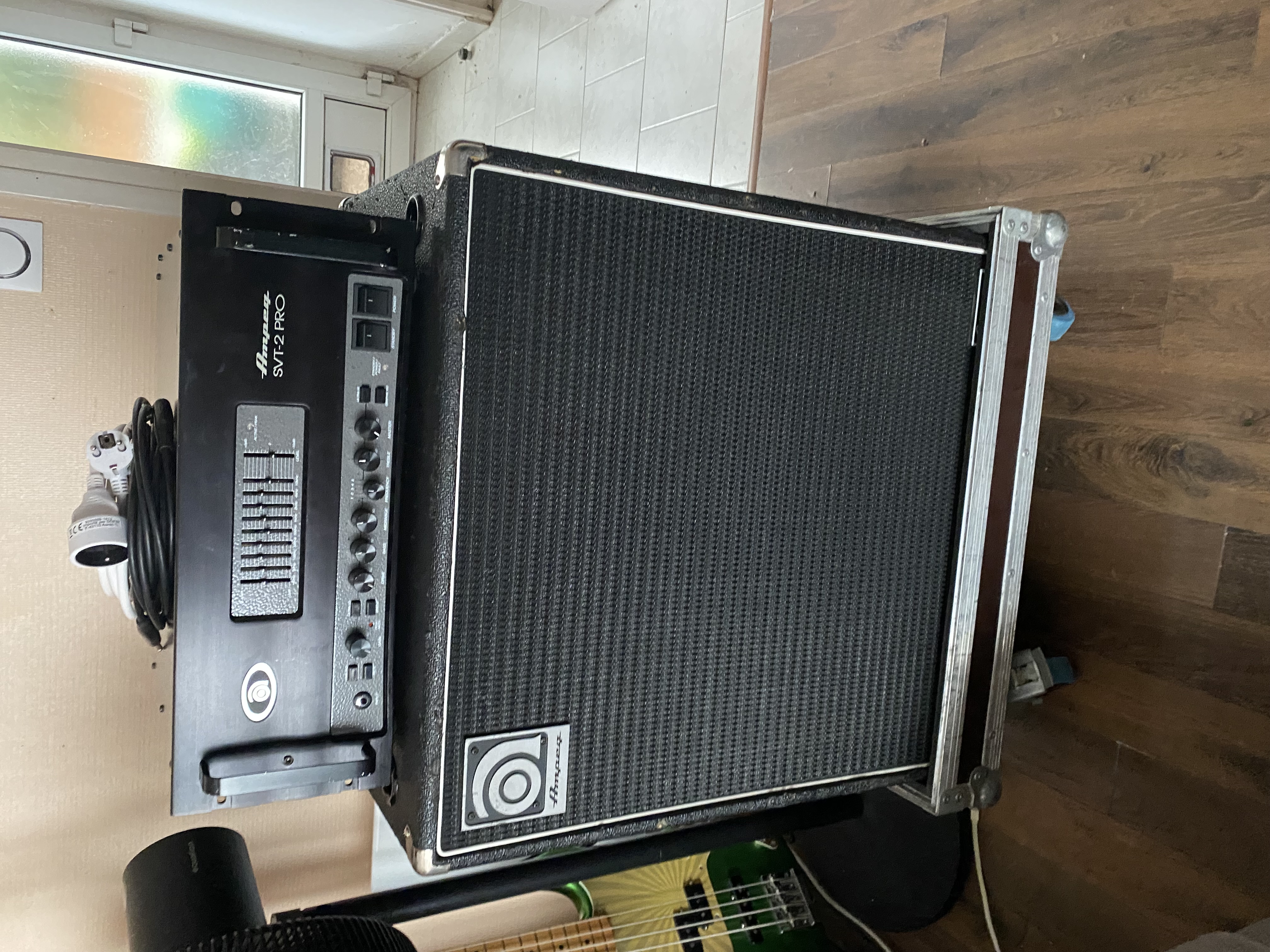 ampeg svt2 pro + 410 he +flyht case