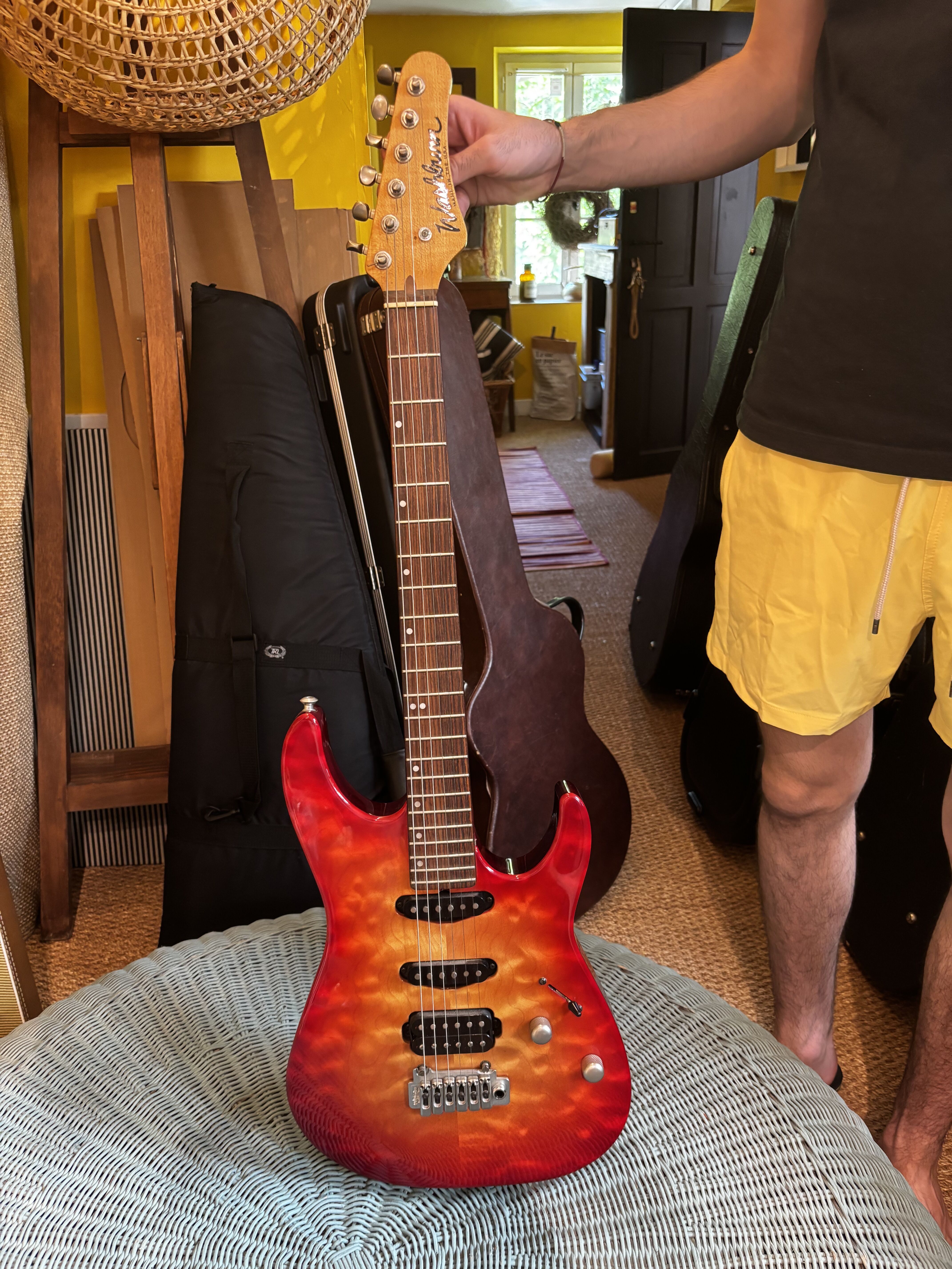 Washburn USA Solidbody electric quilted maple cherry sunburst 1994 