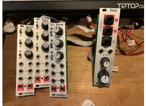 Intellijel Designs Outs (40650)