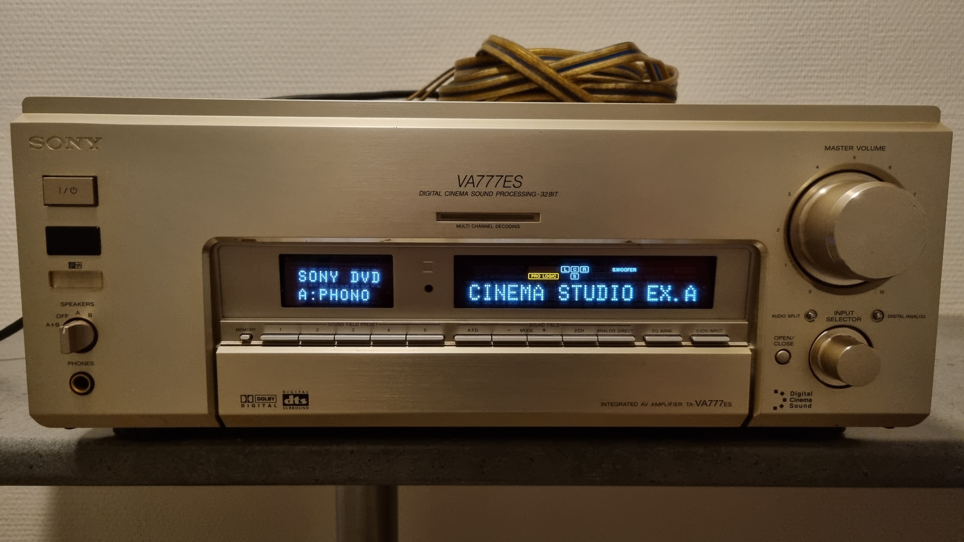 Vends Amplificateur home cinéma Sony VA777ES
