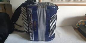 Accordeon MENGASCINI, F 5 avec housse et sangles cuir