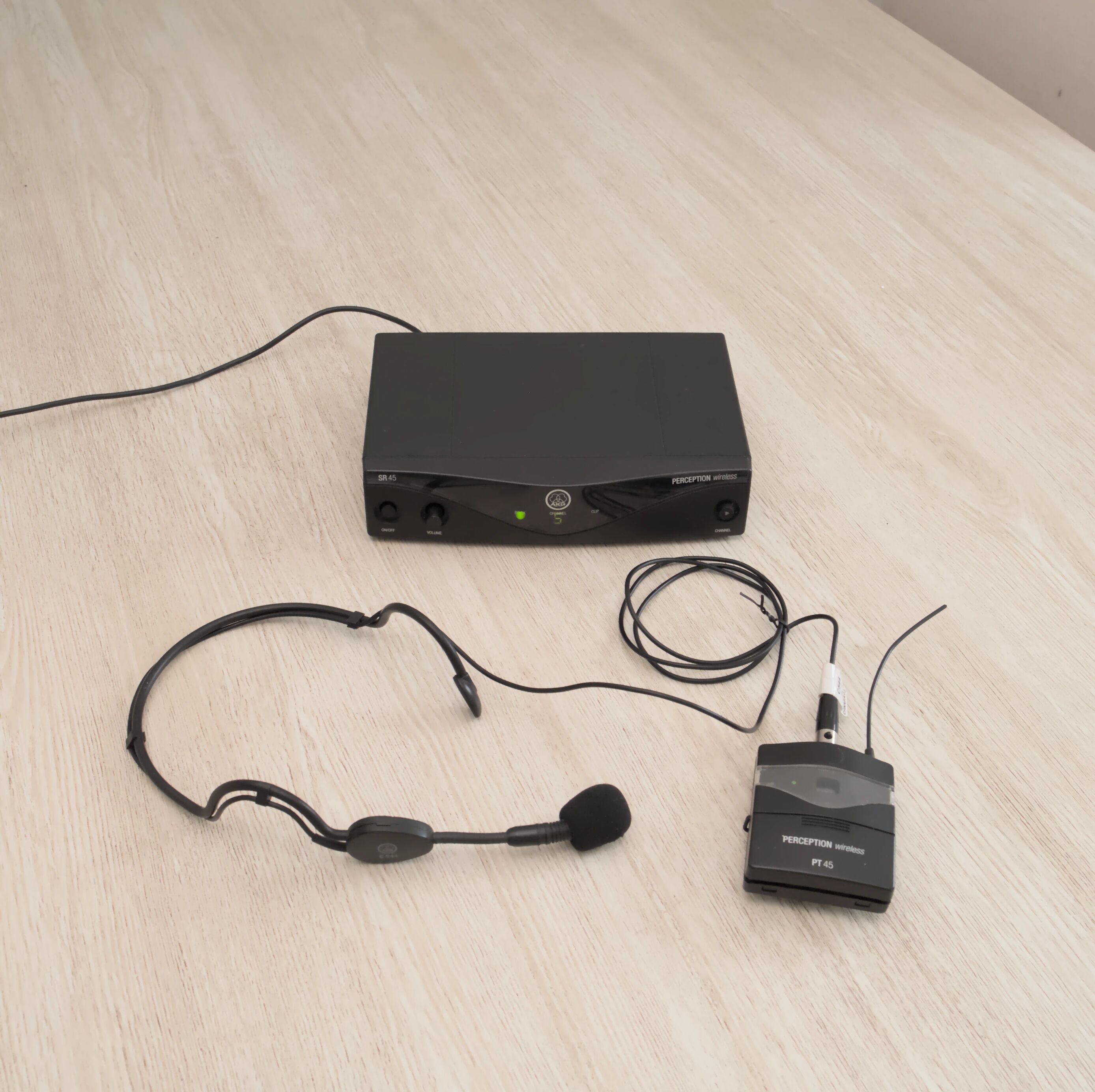 Vends système sans fil AKG Perception Wireless 45 Sports Set Band-A