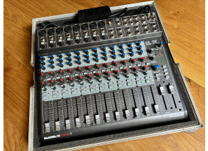 Alesis MultiMix 16 FireWire (31113)
