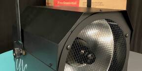 Vends d'occasion JB SYSTEMS UV 400 Black Gun avec lampe opérationnelle