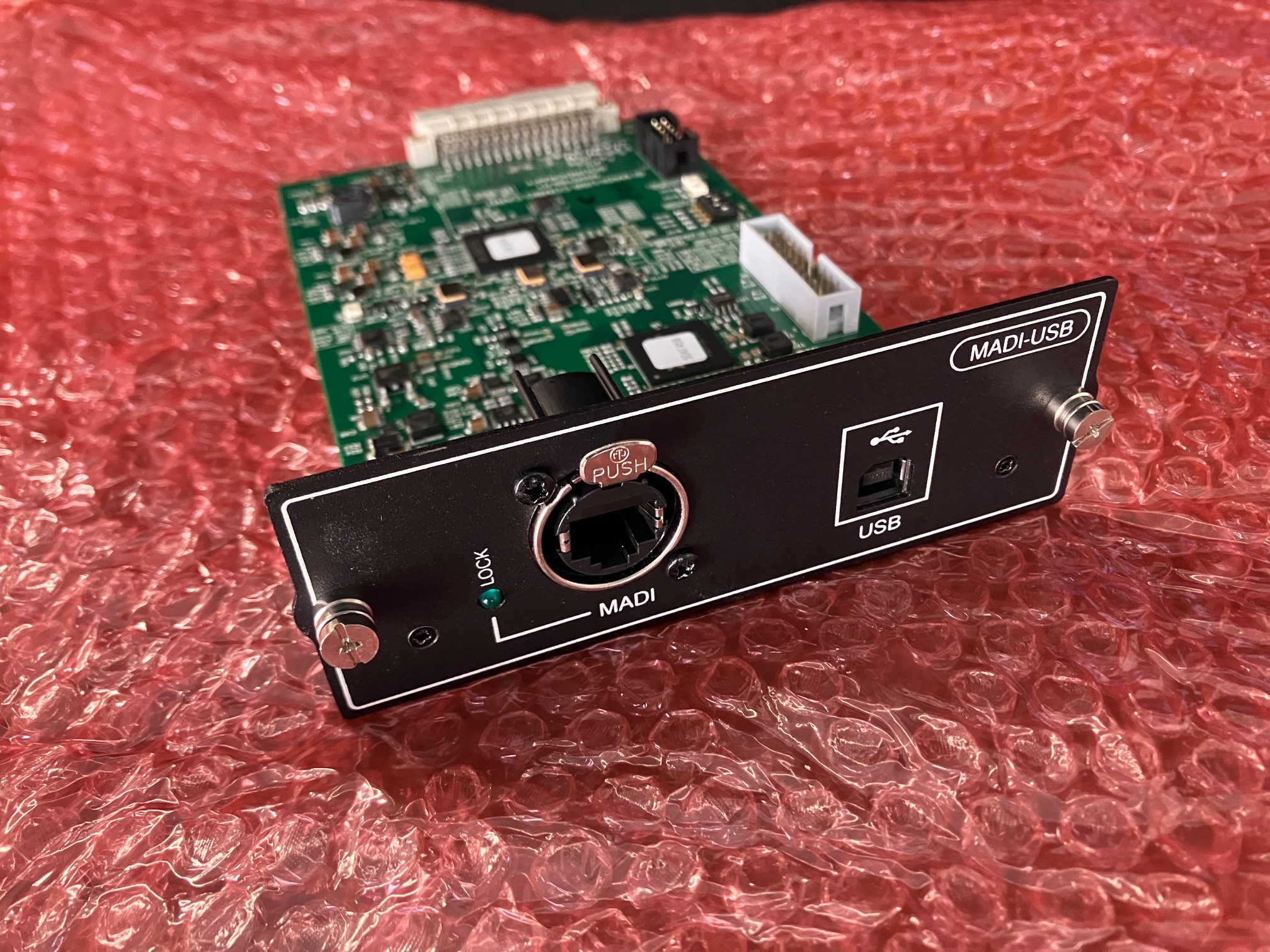 Vends SOUNDCRAFT Carte d'extension Combo MADI - USB pour console Si