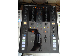 Native Instruments Traktor Kontrol Z2 (72499)