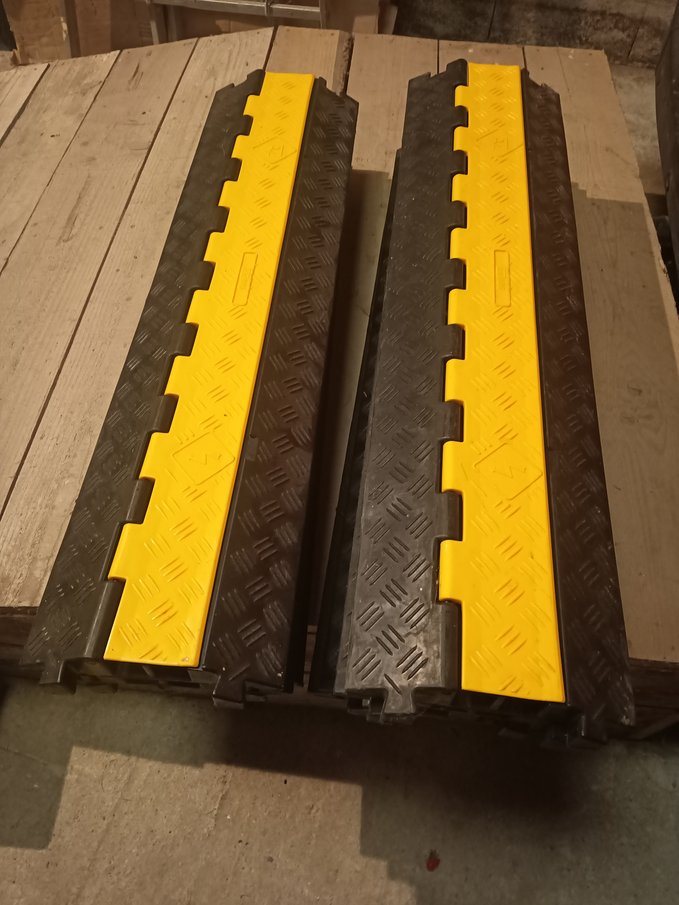 Lot de 9 passages de cables