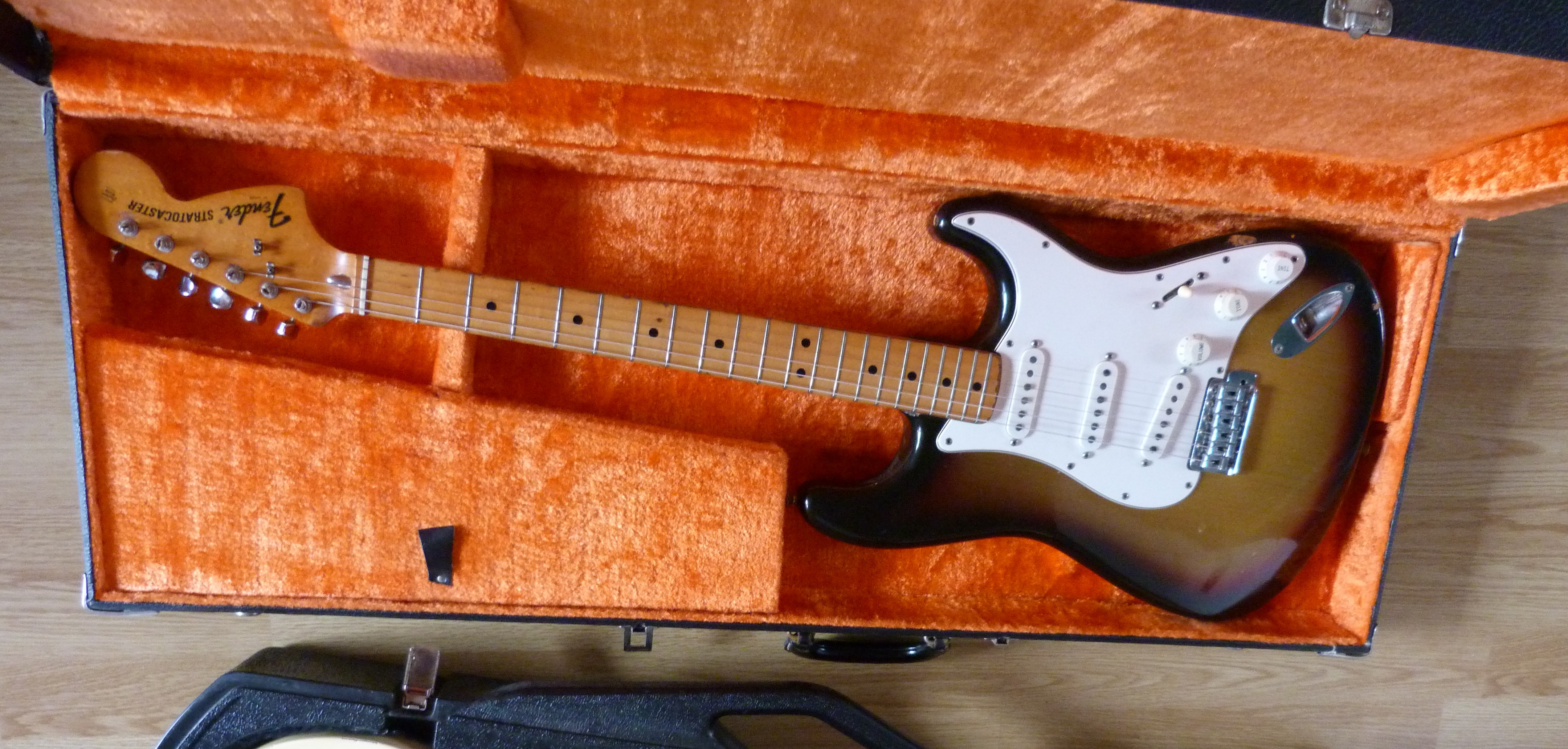 Vend Fender Strat 1972 sunb 1è main TBE tout d'origine