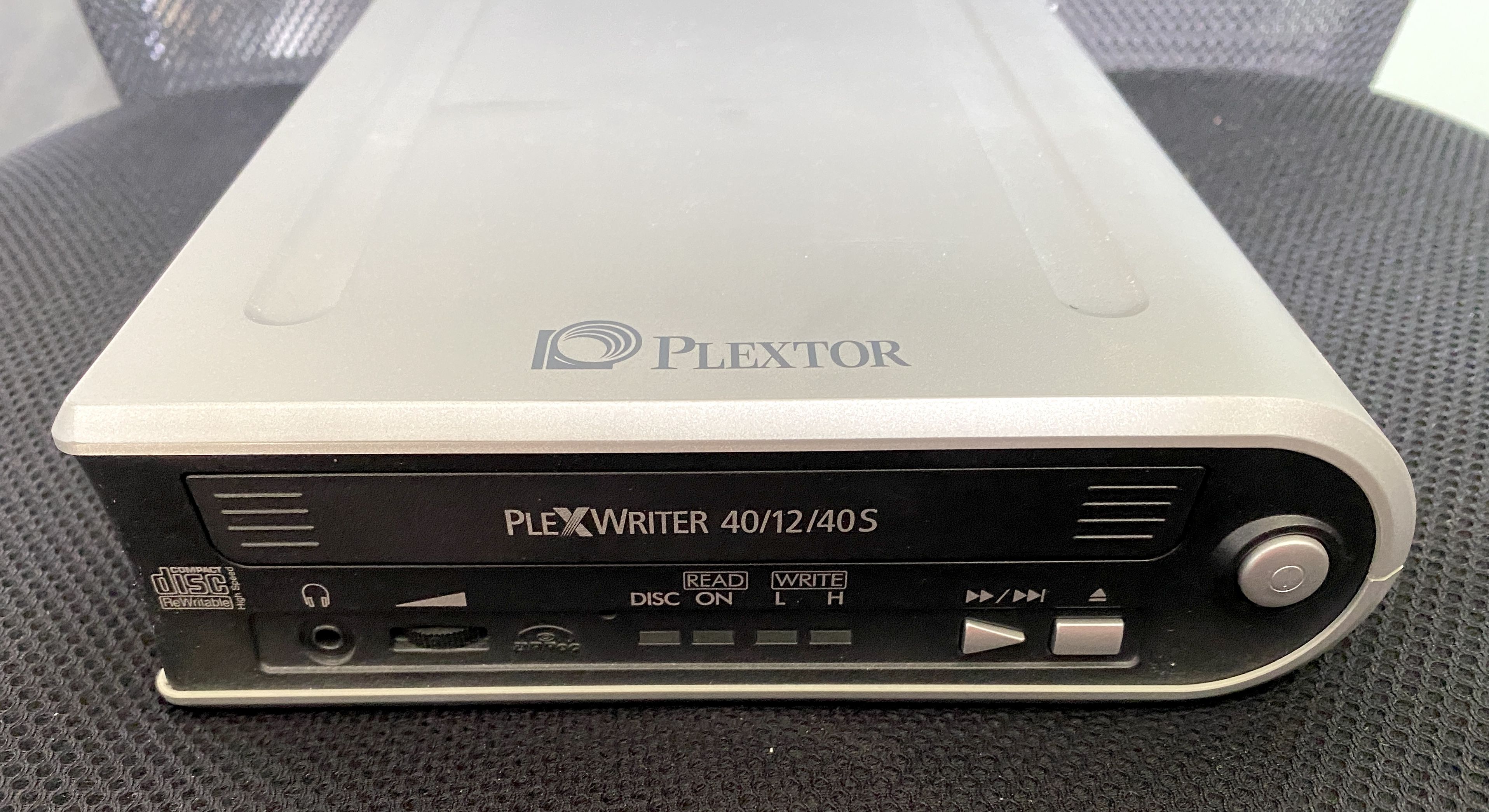 Vends lecteur/graveur CD Plextor Plexwriter 40/12/40S (SCSI)