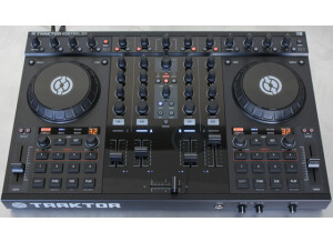 Native Instruments Traktor Kontrol S4 (29256)