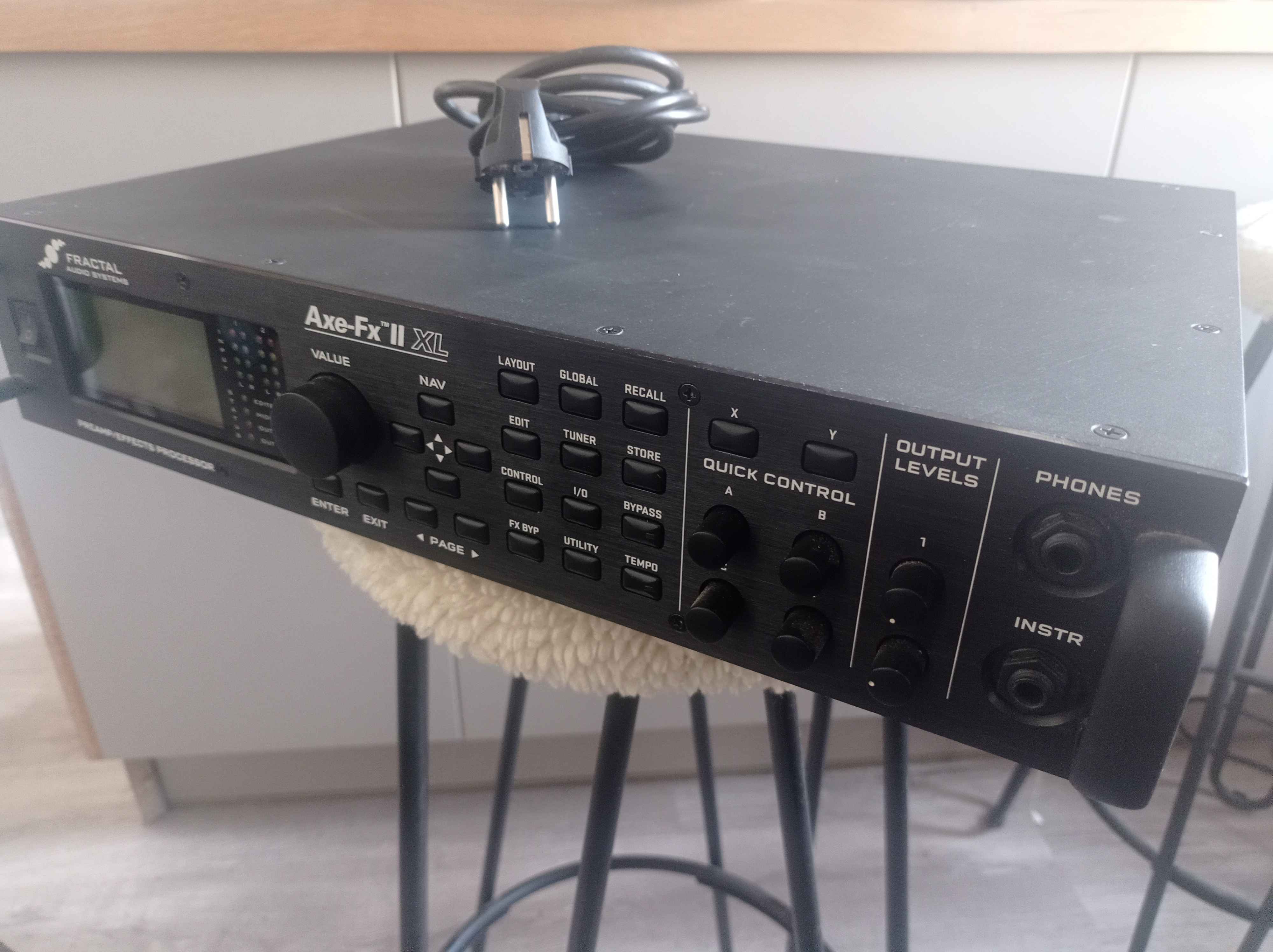 Fractal Audio Systems Axe-Fx II XL (73984)