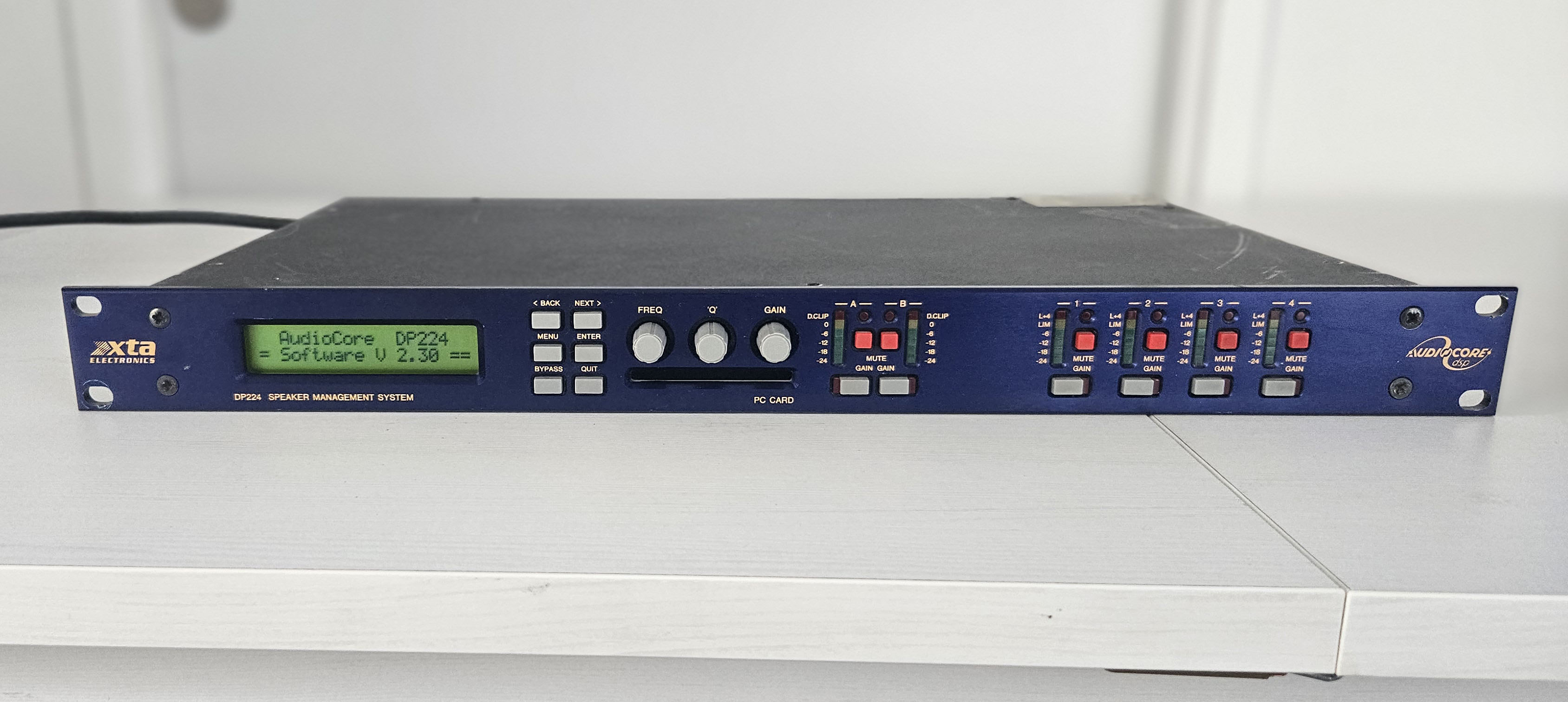 Vends processeur de diffusion audio numérique XTA Electronics DP224