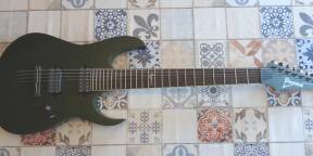Ibanez Apex2 Munky Signature, comme neuve.