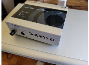 Native Instruments Audio 4 DJ (54386)