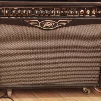 Vends ampli PEAVEY VALVEKING 212 + PEDALE