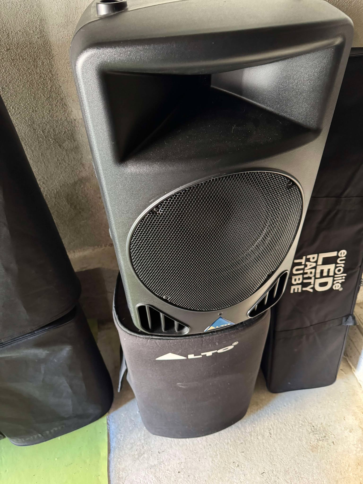 2 alto ps4ha avec ses housses origine