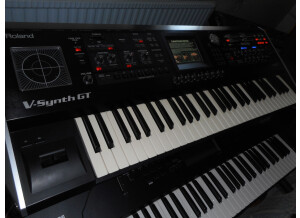 V-SYNTH GT ROLAND