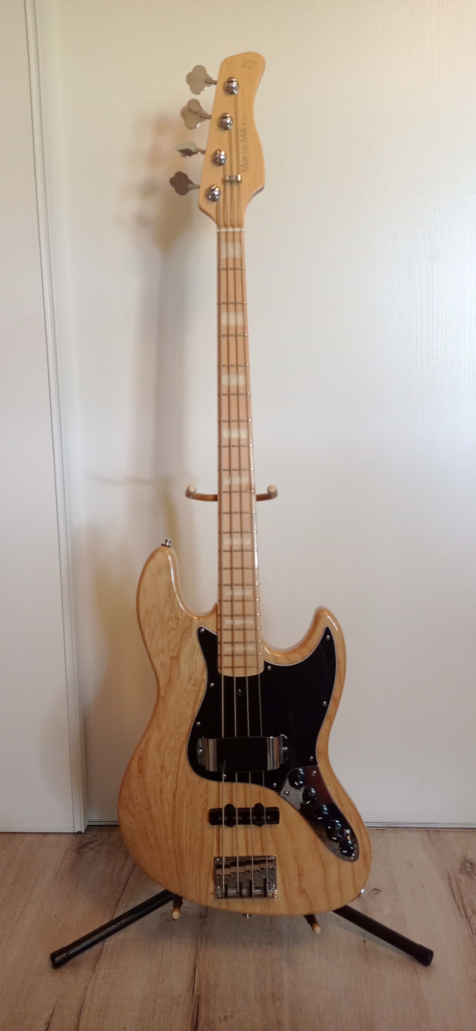 Marcus Miller V7 Swamp Ash-4 NT/SIRE