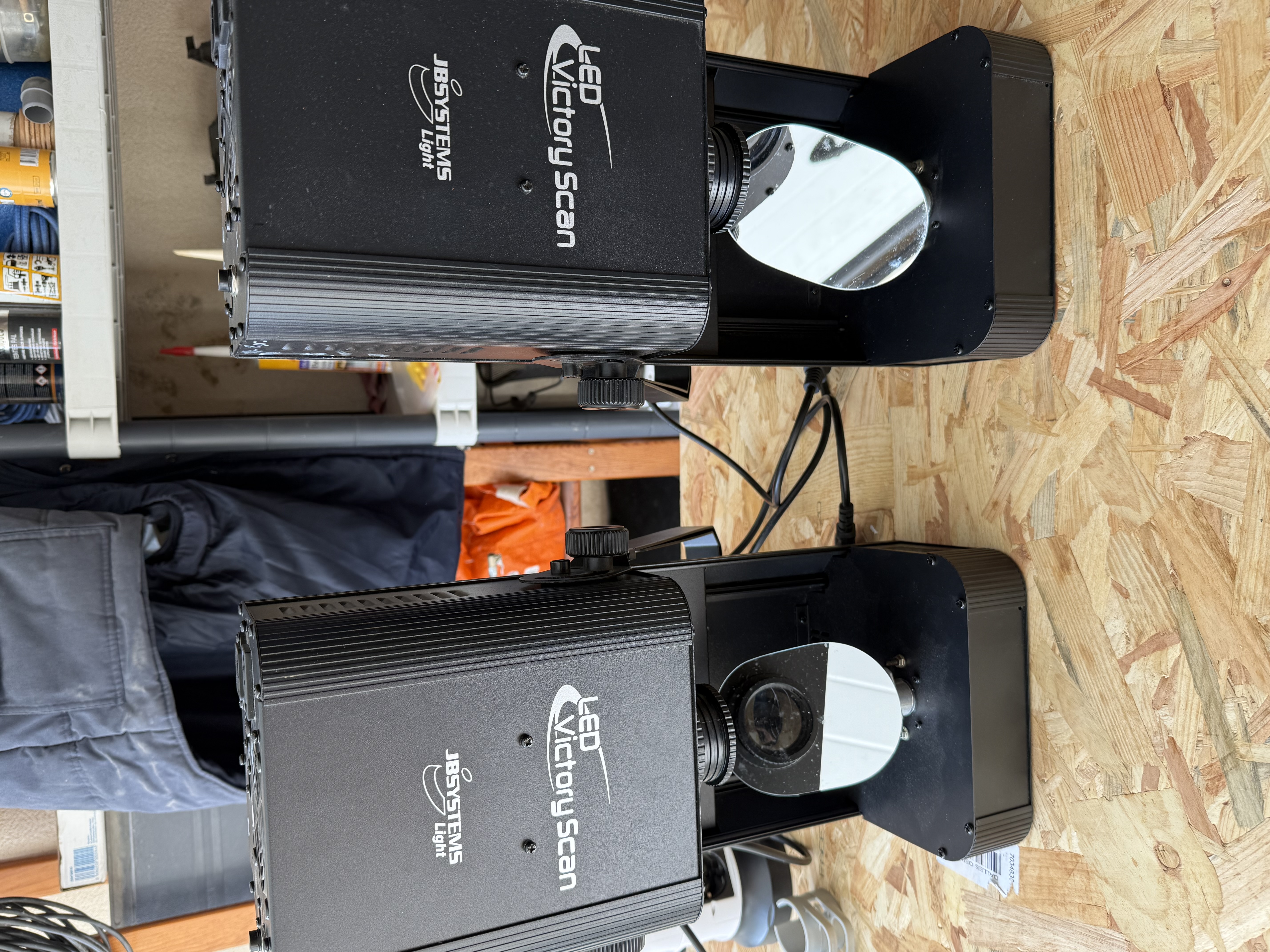 VENDS PAIRE DE SCAN LED VICTORY