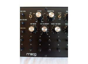 Moog Music DFAM (Drummer From Another Mother) (53370)
