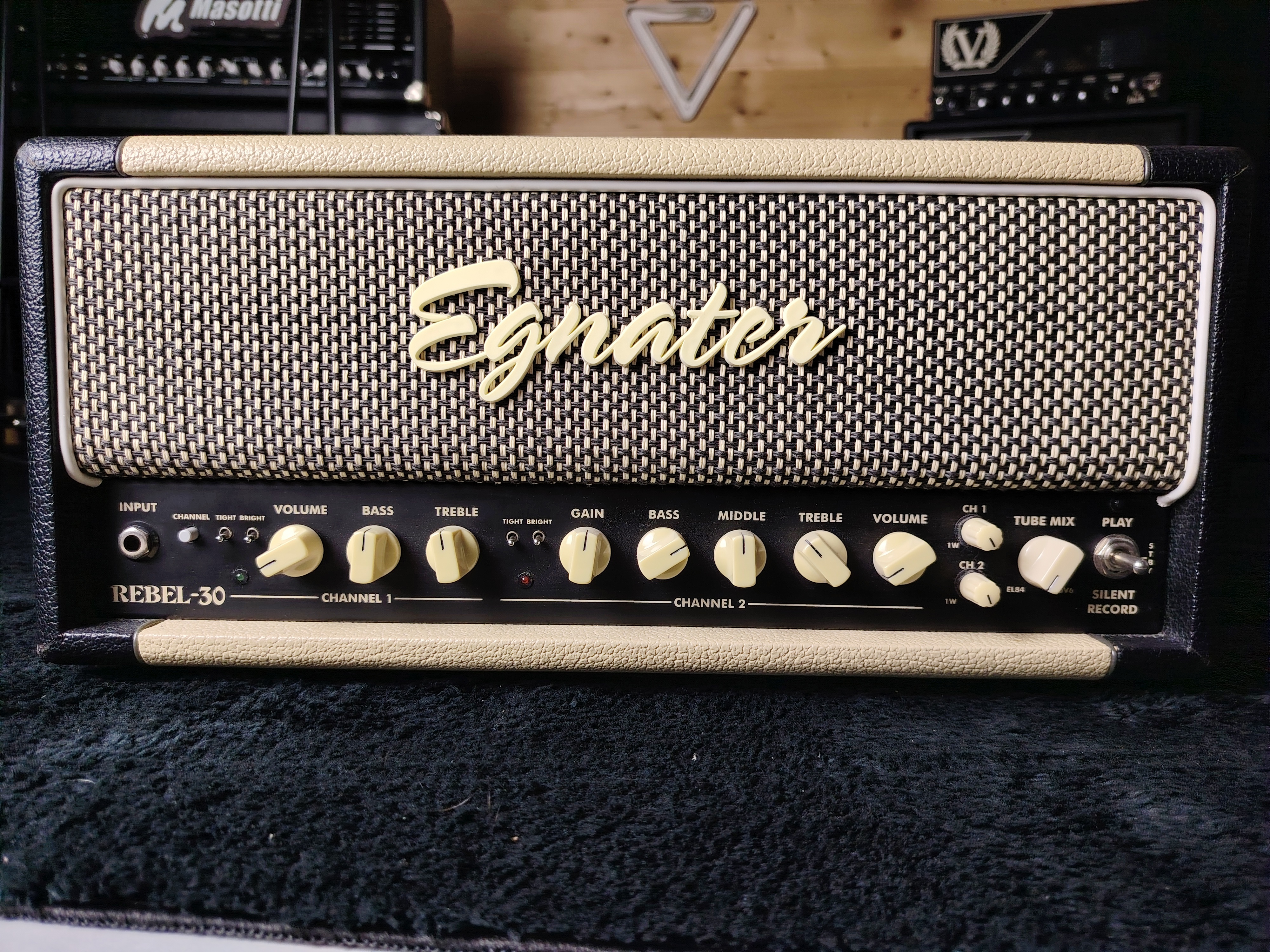 Tête d'ampli Egnater rebel 30