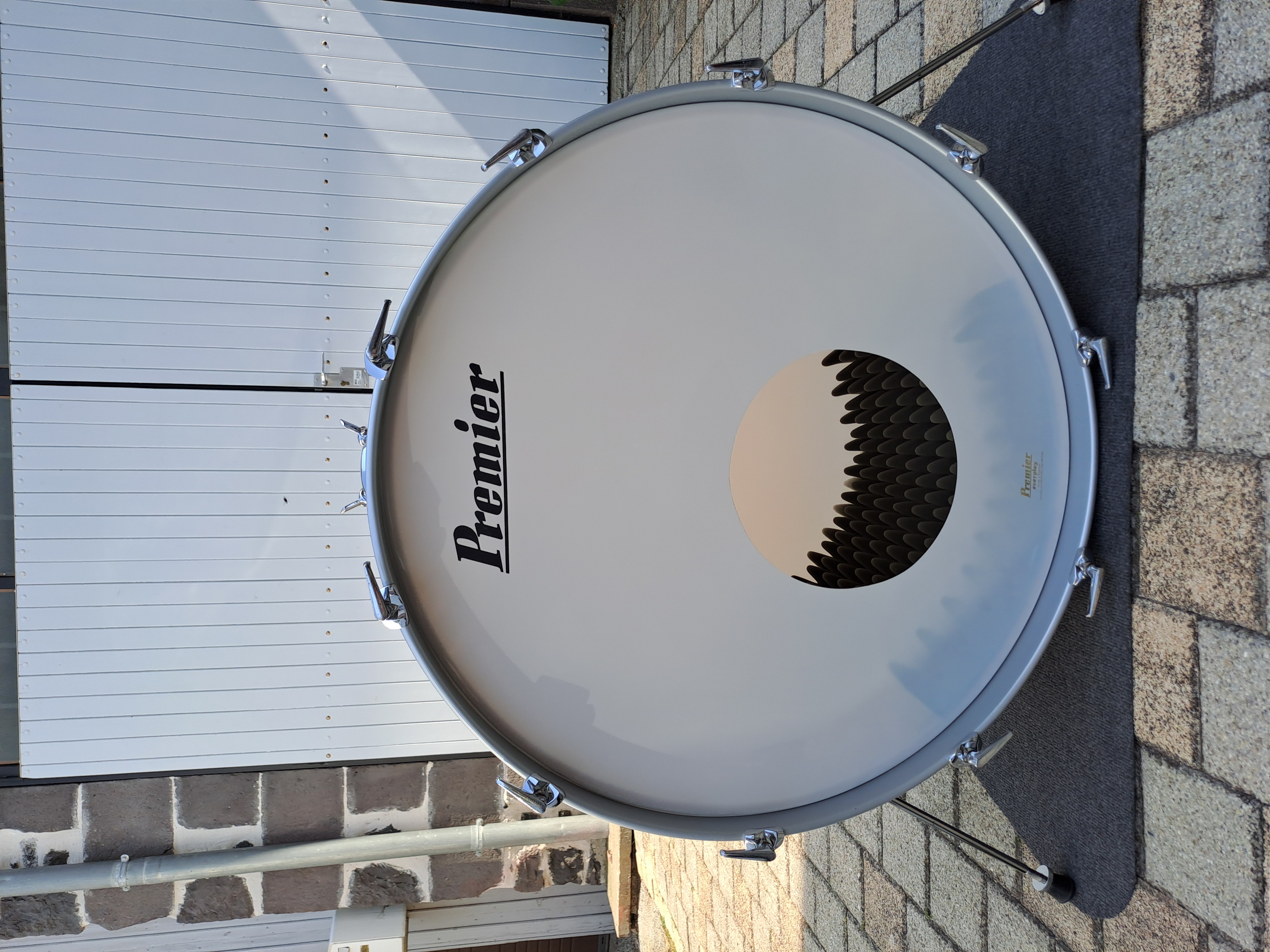 Grosse caisse "sur mesure chez Premier" 28" X 14" - 1979 - peaux Premier d'époque neuves (avec logo d'époque)